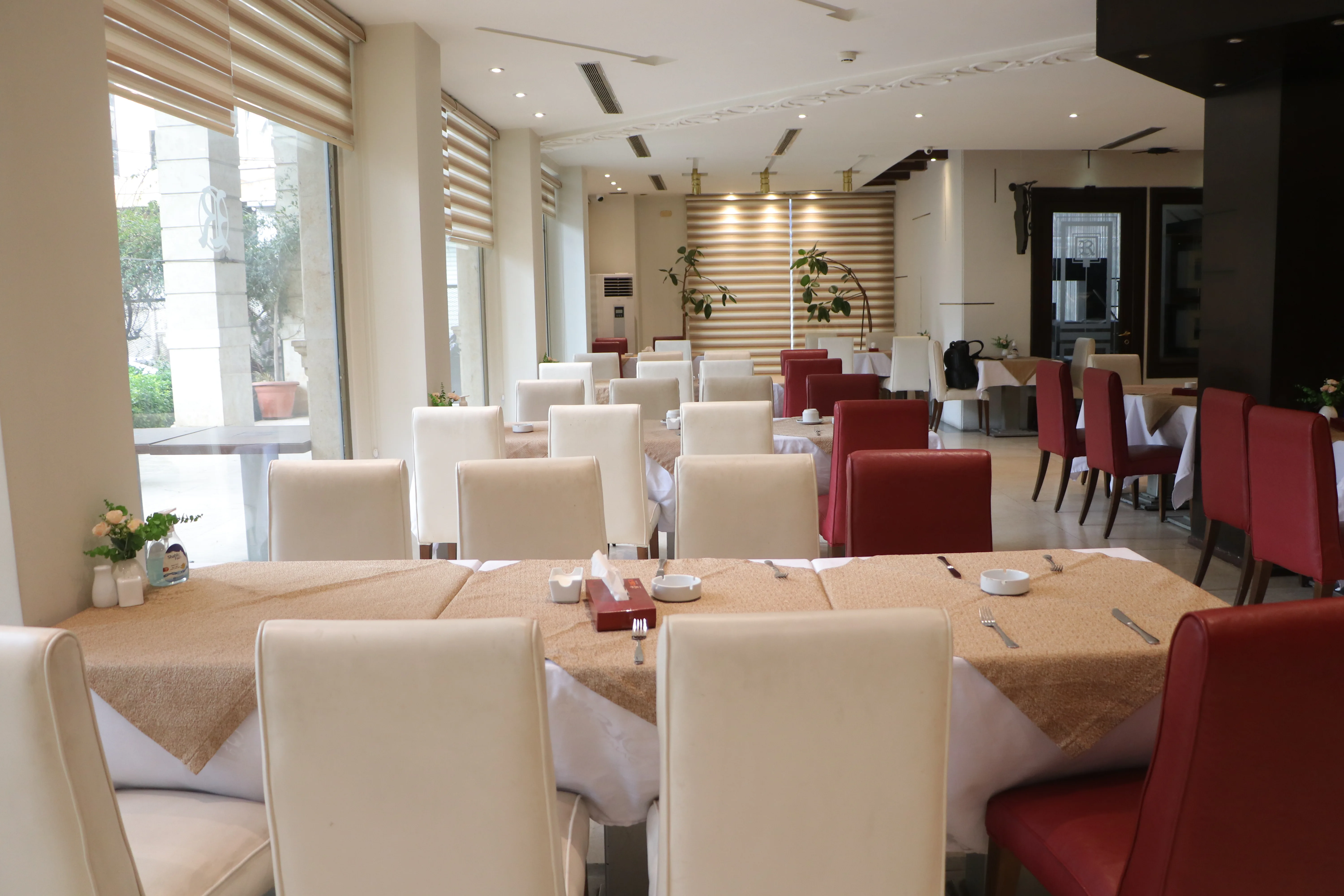 Jasmin Cafeteria dining area at Riga Palace Hotel